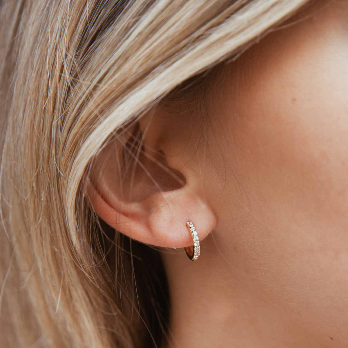 Earring Hoop Gold White