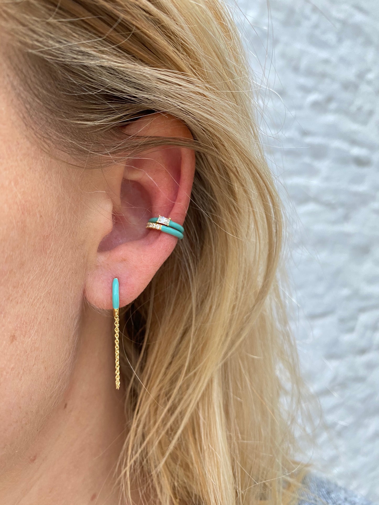 Earcuff enamel white turquoise
