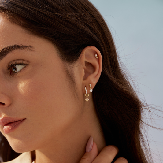 Earring Stud Floating Pearl